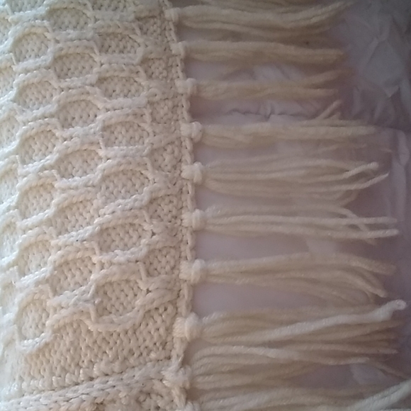 HAND Knit Ivory Blanket - Picture 2 of 6
